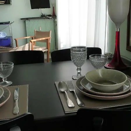 Le Balcon De L'hermitage Apartment